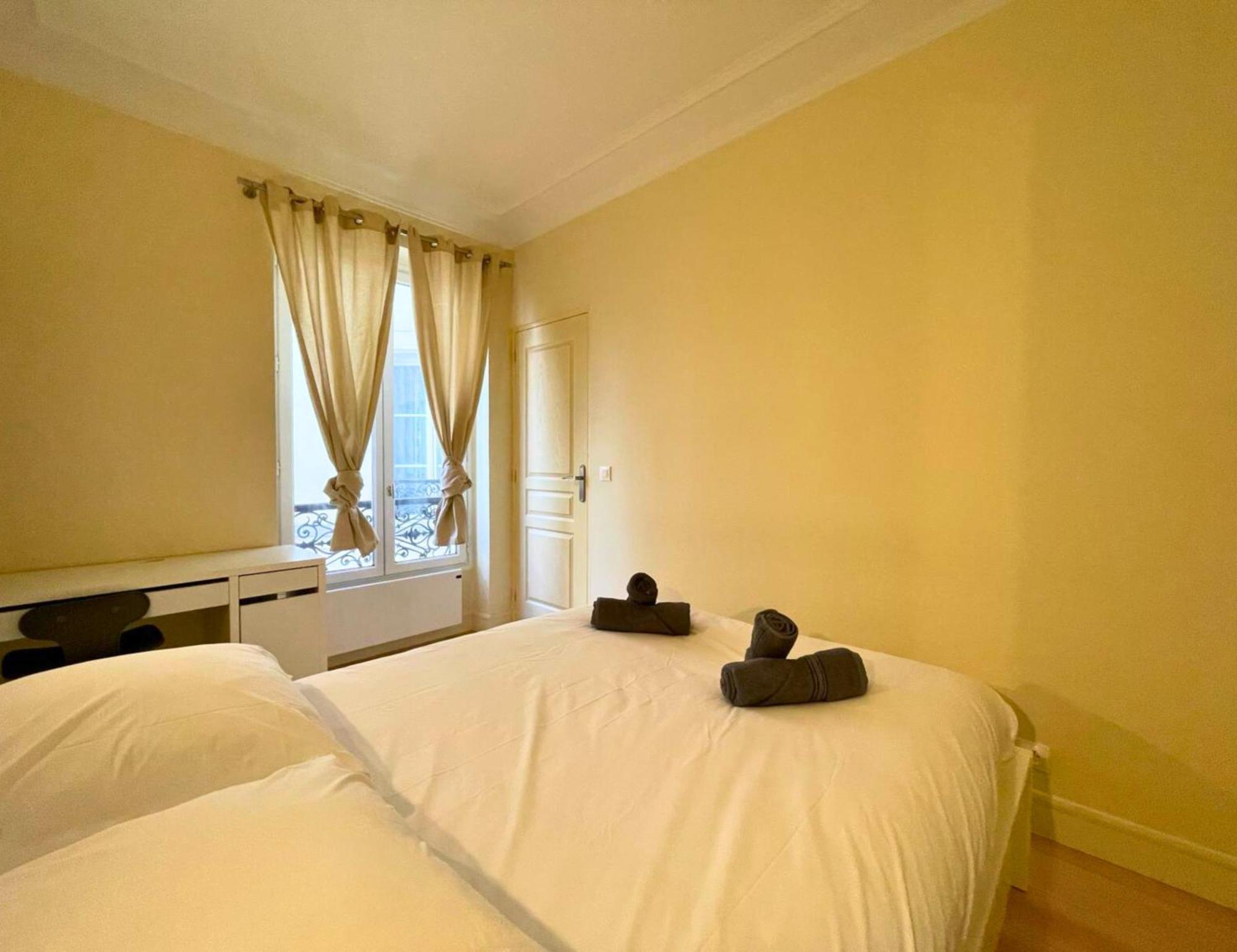 Chambre Lit Double Et Salon Avec Canape-Lit A 10 Minutes Des Champs Elysees 파리 외부 사진