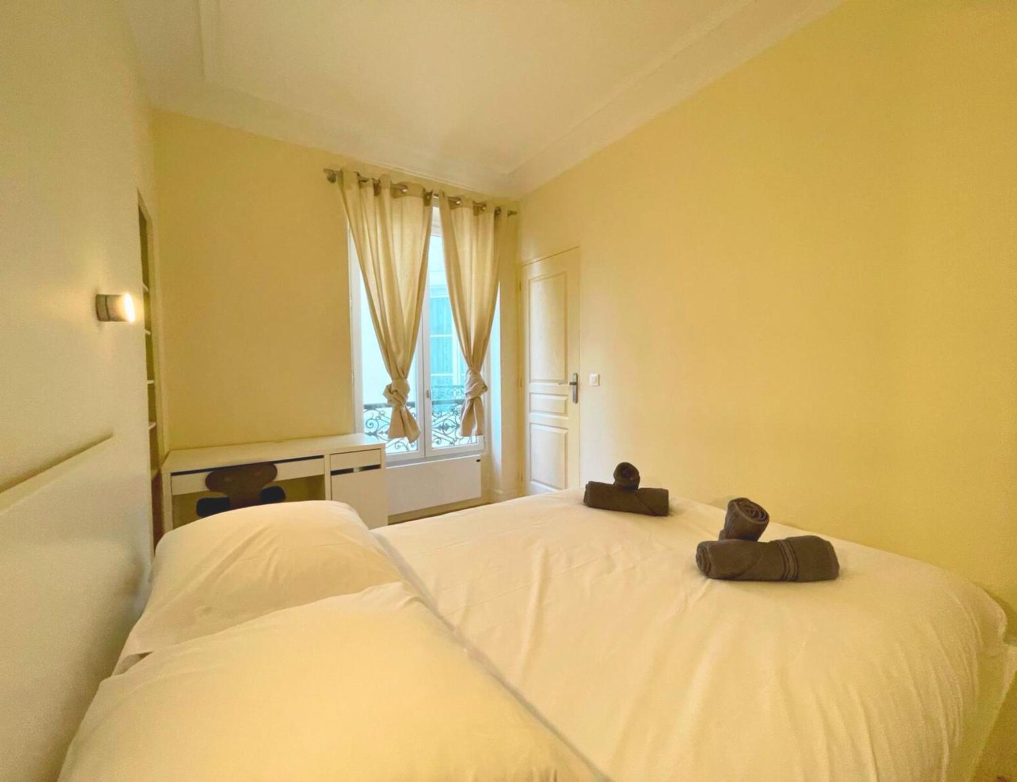 Chambre Lit Double Et Salon Avec Canape-Lit A 10 Minutes Des Champs Elysees 파리 외부 사진