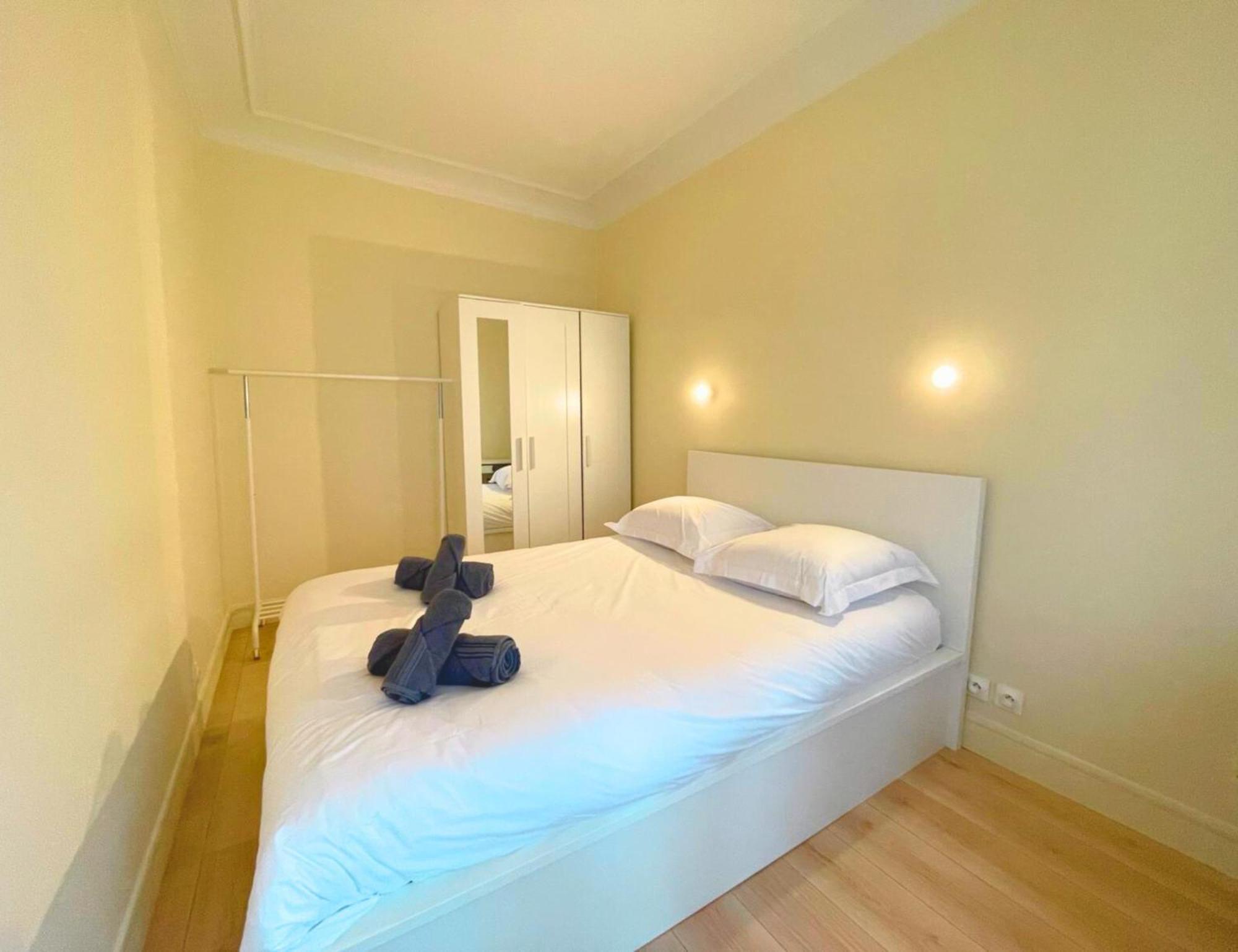 Chambre Lit Double Et Salon Avec Canape-Lit A 10 Minutes Des Champs Elysees 파리 외부 사진